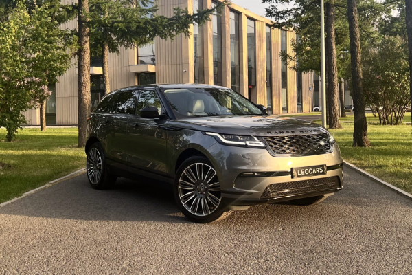 Прокат авто land-rover range-rover-velar премиум класса 2017 года в городе Москва от 14400 руб./сутки, полный привод, двигатель: дизель, объем 2 литра, ОСАГО (Мультидрайв), без водителя, недорого - RentRide