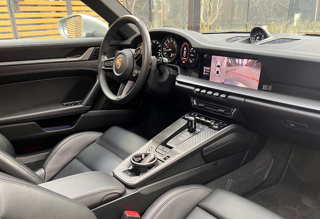 Аренда porsche 911 премиум класса 2020 года в городе Москва от 38400 руб./сутки, полный привод, двигатель: бензин, объем 3 литра, ОСАГО (Мультидрайв), без водителя, недорого, вид 3 - RentRide