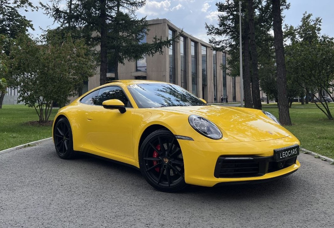 Аренда porsche 911 премиум класса 2020 года в городе Москва от 38400 руб./сутки, полный привод, двигатель: бензин, объем 3 литра, ОСАГО (Мультидрайв), без водителя, недорого - RentRide