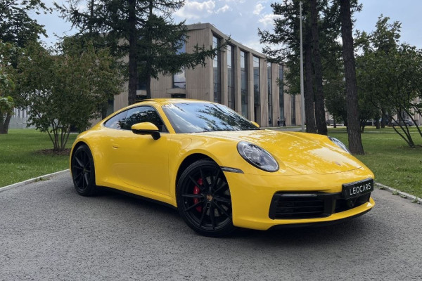 Прокат авто porsche 911 премиум класса 2020 года в городе Москва от 38400 руб./сутки, полный привод, двигатель: бензин, объем 3 литра, ОСАГО (Мультидрайв), без водителя, недорого - RentRide