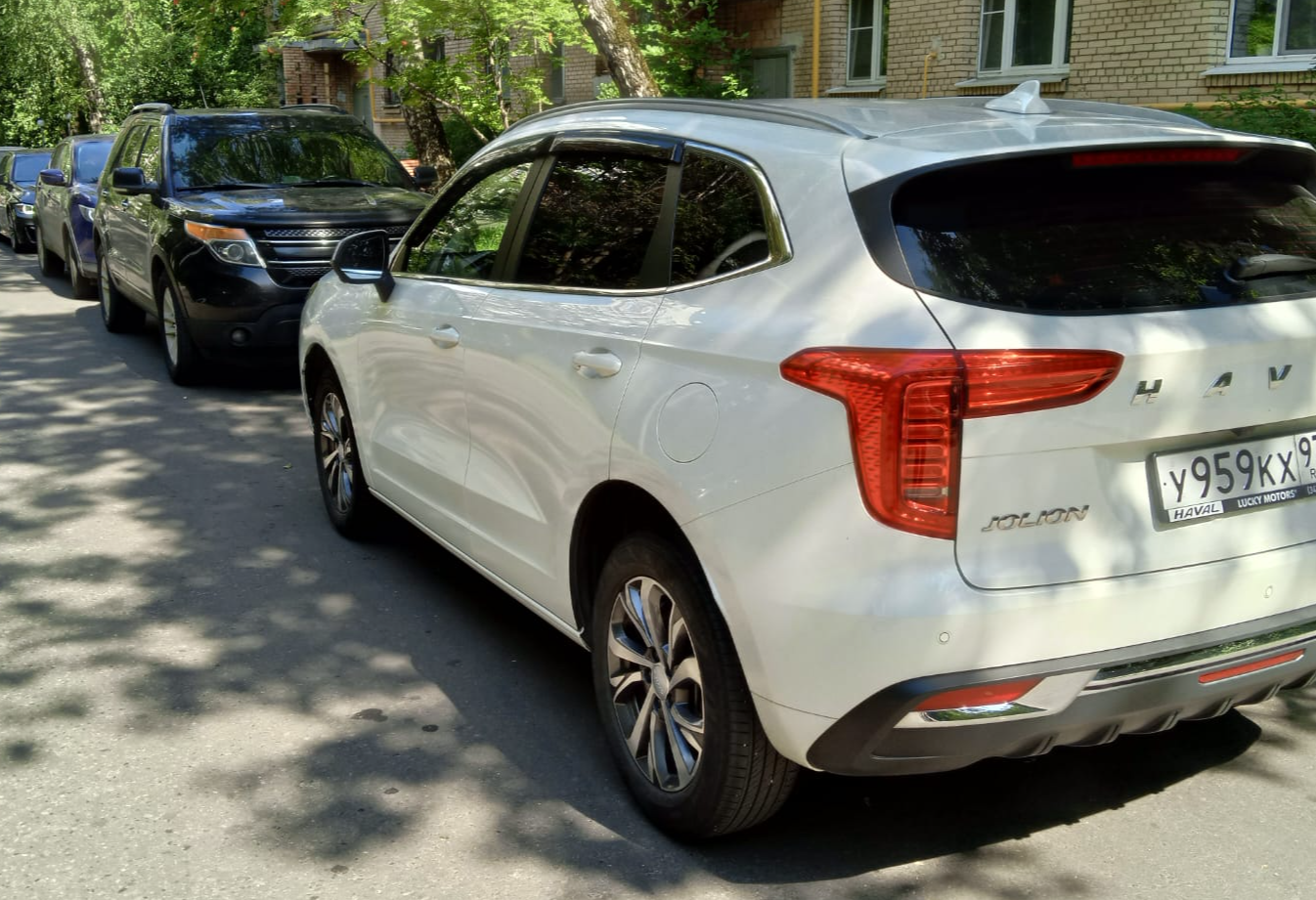 Аренда haval jolion комфорт класса 2023 года в городе Москва Новые Черемушки от 3300 руб./сутки, передний привод, двигатель: бензин, объем 1.5 литров, ОСАГО (Мультидрайв), без водителя, недорого, вид 2 - RentRide