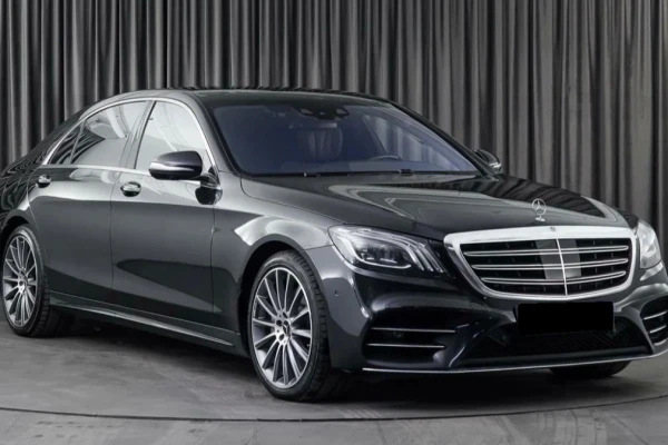 Прокат авто mercedes-benz s-klass премиум класса 2017 года в городе Москва Прокшино от 12000 руб./сутки, полный привод, двигатель: бензин, объем 4.7 литров, ОСАГО (Впишу в полис), без водителя, недорого - RentRide