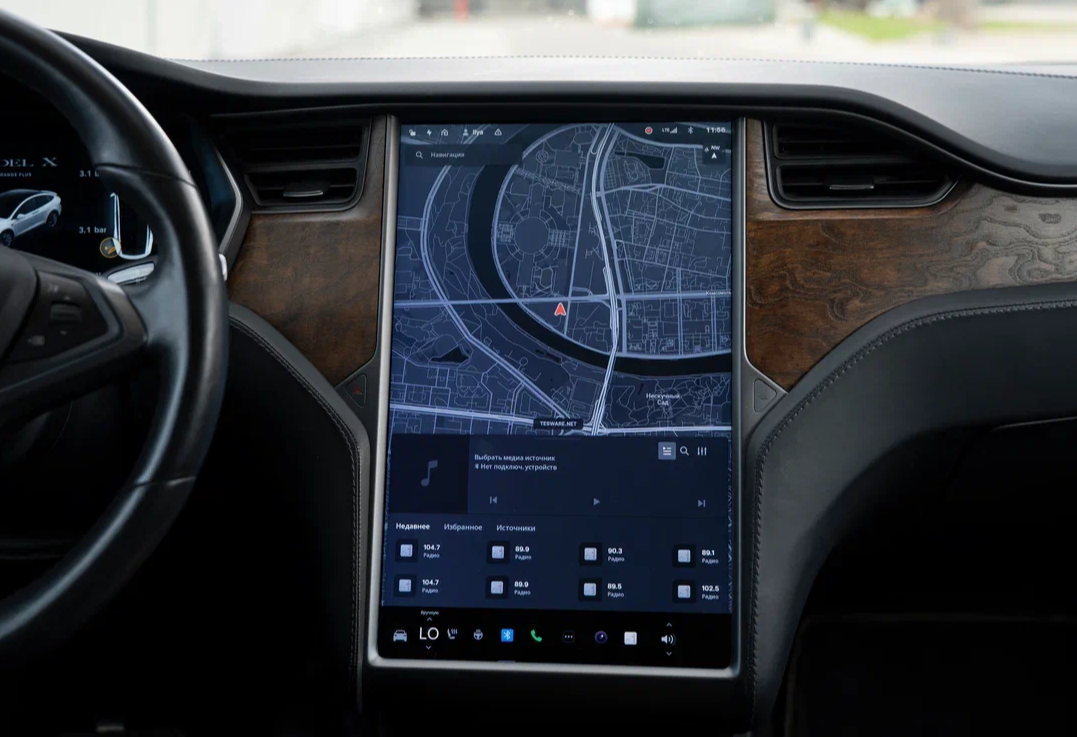 Аренда tesla model-x премиум класса 2020 года в городе Москва Ленинский проспект от 23192 руб./сутки, полный привод, двигатель: электро, ОСАГО (Мультидрайв), без водителя, недорого, вид 5 - RentRide