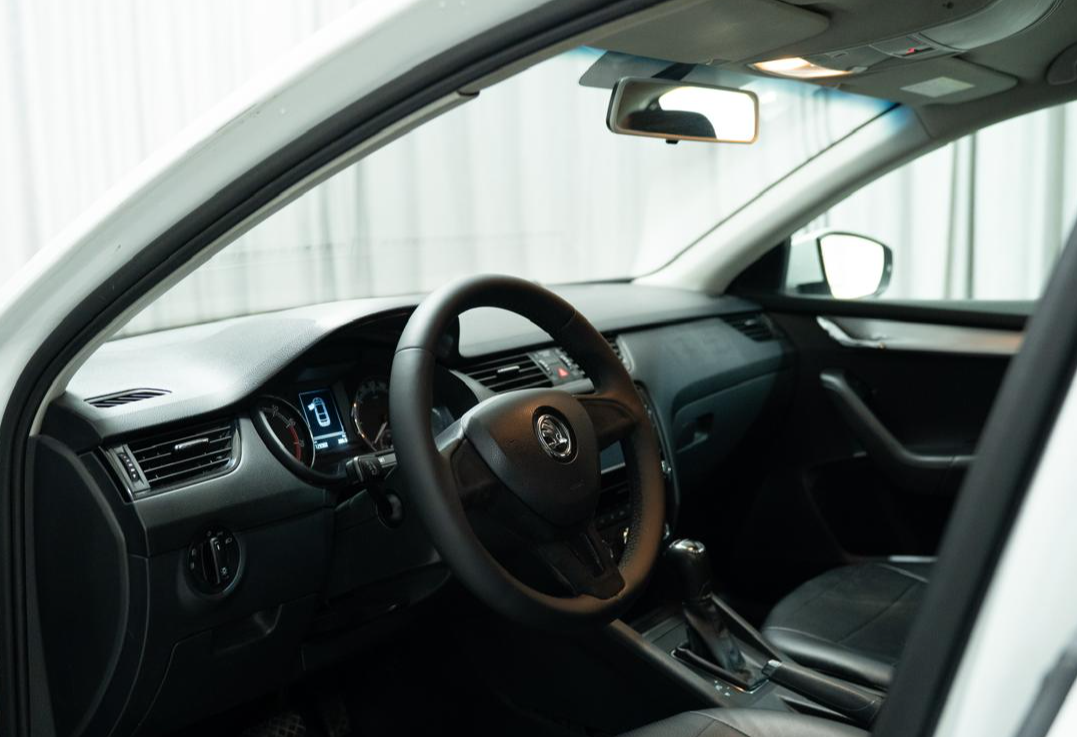 Аренда skoda octavia эконом класса 2019 года в городе Москва Ольховая от 1900 руб./сутки, передний привод, двигатель: бензин, объем 1.6 литров, ОСАГО (Мультидрайв), без водителя, недорого, вид 8 - RentRide