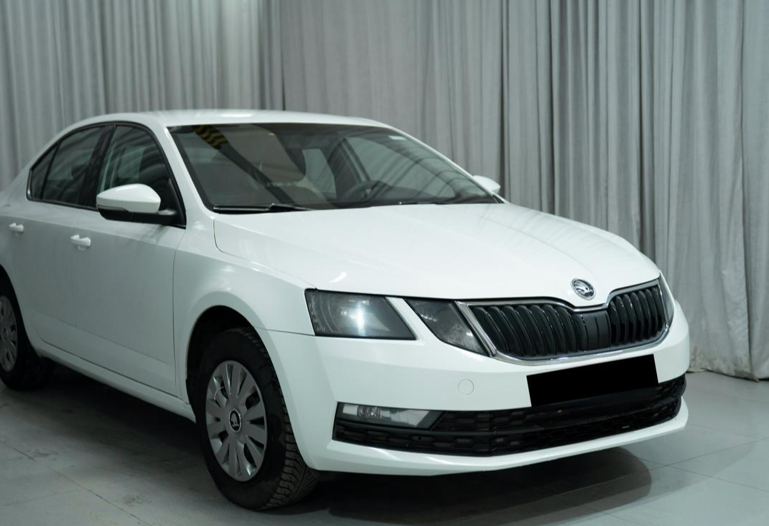 Аренда skoda octavia эконом класса 2019 года в городе Москва Ольховая от 1900 руб./сутки, передний привод, двигатель: бензин, объем 1.6 литров, ОСАГО (Мультидрайв), без водителя, недорого, вид 3 - RentRide