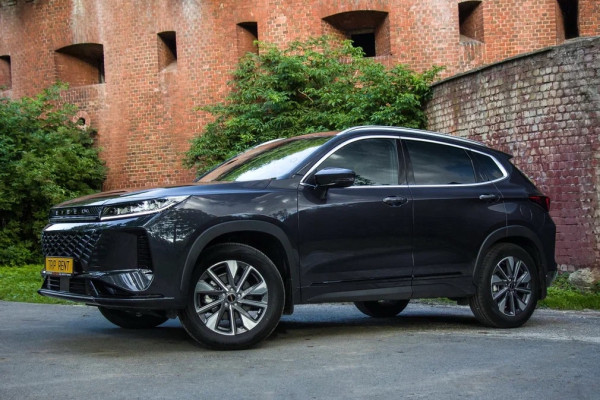 Прокат авто exeed lx комфорт класса 2024 года в городе Калининград от 3992 руб./сутки, передний привод, двигатель: бензин, объем 1.5 литров, ОСАГО (Мультидрайв), без водителя, недорого - RentRide
