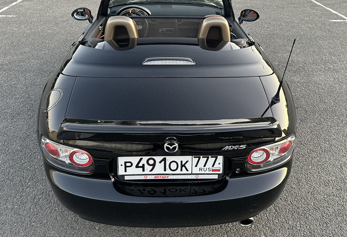Аренда mazda mx-5 2008 года в городе Москва от 15992 руб./сутки, задний привод, двигатель: бензин, объем 2 литра, ОСАГО (Впишу в полис), без водителя, недорого, вид 5 - RentRide