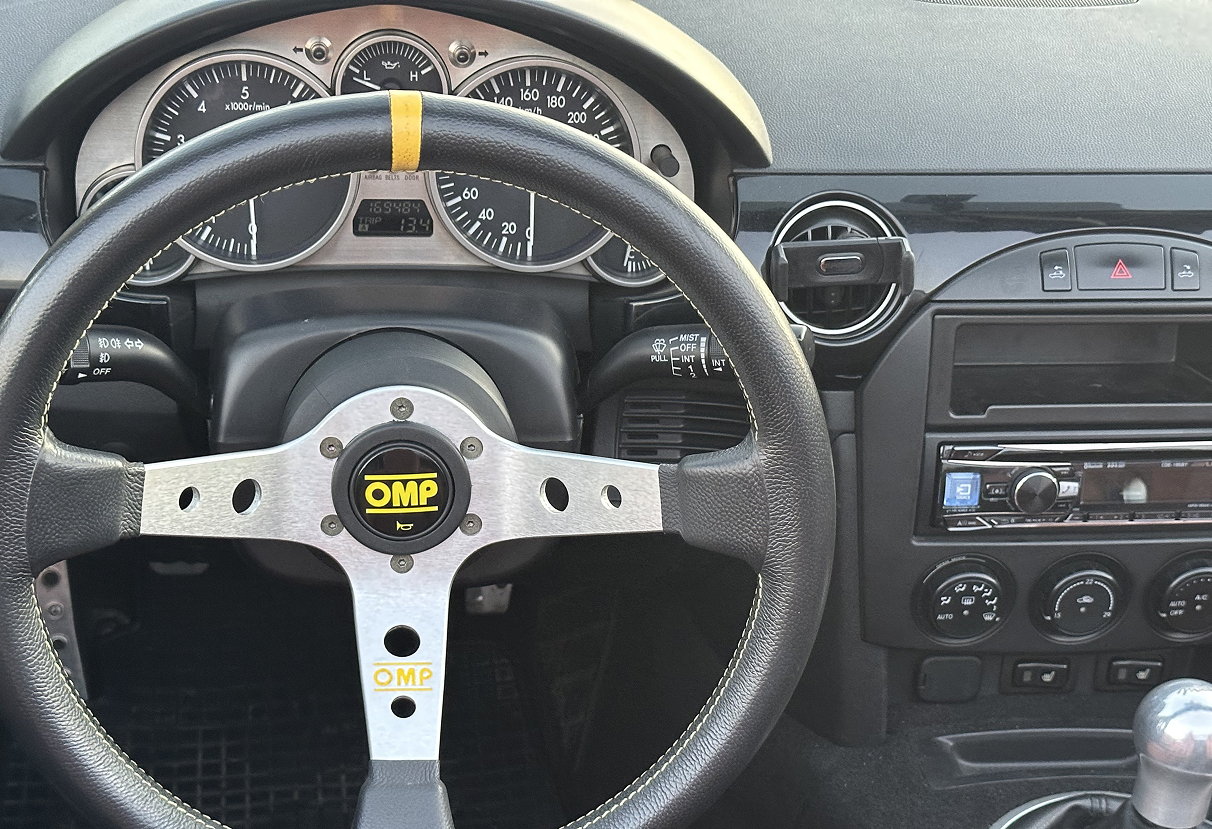 Аренда mazda mx-5 2008 года в городе Москва от 15992 руб./сутки, задний привод, двигатель: бензин, объем 2 литра, ОСАГО (Впишу в полис), без водителя, недорого, вид 9 - RentRide
