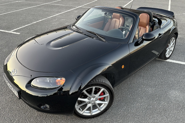 Прокат авто mazda mx-5 2008 года в городе Москва от 15992 руб./сутки, задний привод, двигатель: бензин, объем 2 литра, ОСАГО (Впишу в полис), без водителя, недорого - RentRide
