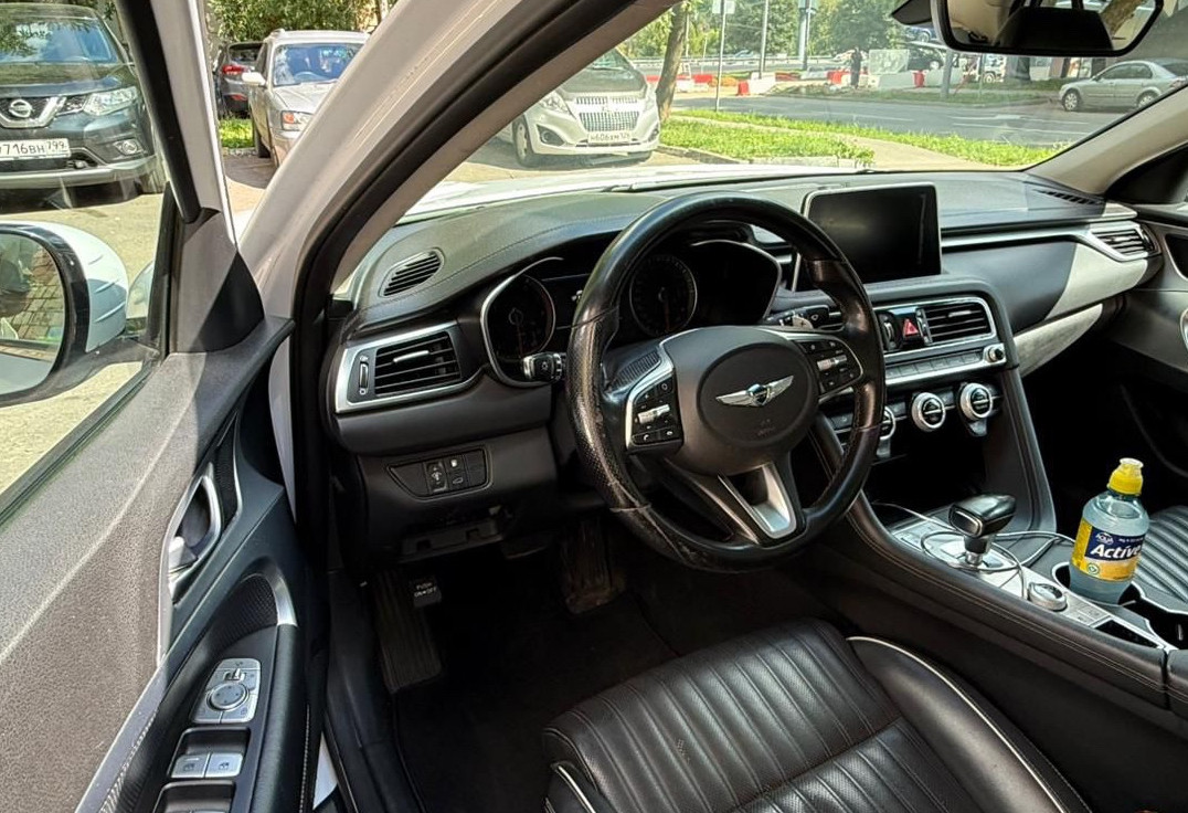 Аренда genesis g70 бизнес класса 2018 года в городе Москва Нагорная от 5500 руб./сутки, полный привод, двигатель: бензин, объем 2 литра, без водителя, недорого, вид 5 - RentRide