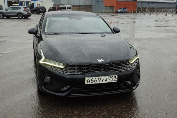 Прокат авто kia k5 стандарт класса 2021 года в городе Москва Бульвар Дмитрия Донского от 4800 руб./сутки, передний привод, двигатель: бензин, объем 2 литра, ОСАГО (Мультидрайв), без водителя, недорого - RentRide
