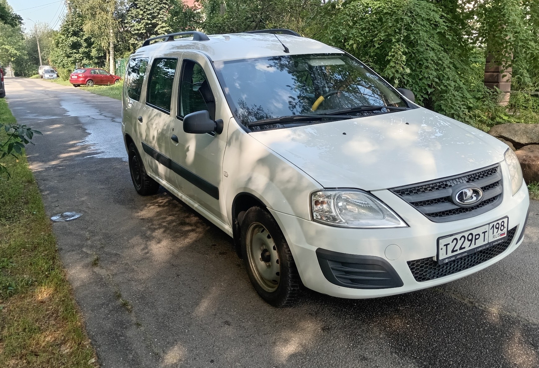 Аренда lada largus эконом класса 2020 года в городе Москва Старая Деревня от 2400 руб./сутки, передний привод, двигатель: бензин, объем 1.6 литров, ОСАГО (Впишу в полис), без водителя, недорого, вид 5 - RentRide