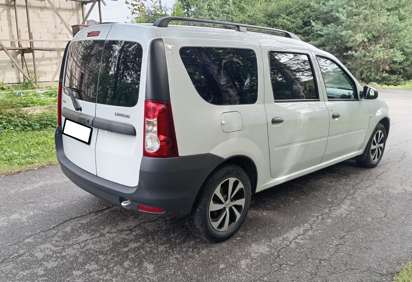 Аренда lada largus эконом класса 2020 года в городе Москва Старая Деревня от 2400 руб./сутки, передний привод, двигатель: бензин, объем 1.6 литров, ОСАГО (Впишу в полис), без водителя, недорого, вид 6 - RentRide