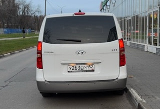 Аренда hyundai h-1 комфорт класса 2021 года в городе Москва от 7600 руб./сутки, задний привод, двигатель: дизель, объем 2.5 литров, ОСАГО (Мультидрайв), без водителя, недорого, вид 10 - RentRide
