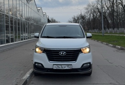 Аренда hyundai h-1 комфорт класса 2021 года в городе Москва от 7600 руб./сутки, задний привод, двигатель: дизель, объем 2.5 литров, ОСАГО (Мультидрайв), без водителя, недорого, вид 13 - RentRide