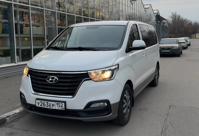 Аренда hyundai h-1 комфорт класса 2021 года в городе Москва от 7600 руб./сутки, задний привод, двигатель: дизель, объем 2.5 литров, ОСАГО (Мультидрайв), без водителя, недорого, вид 14 - RentRide