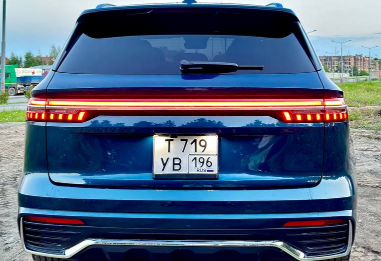 Аренда geely monjaro бизнес класса 2023 года в городе Москва от 5600 руб./сутки, полный привод, двигатель: бензин, объем 2 литра, ОСАГО (Впишу в полис), без водителя, недорого, вид 4 - RentRide