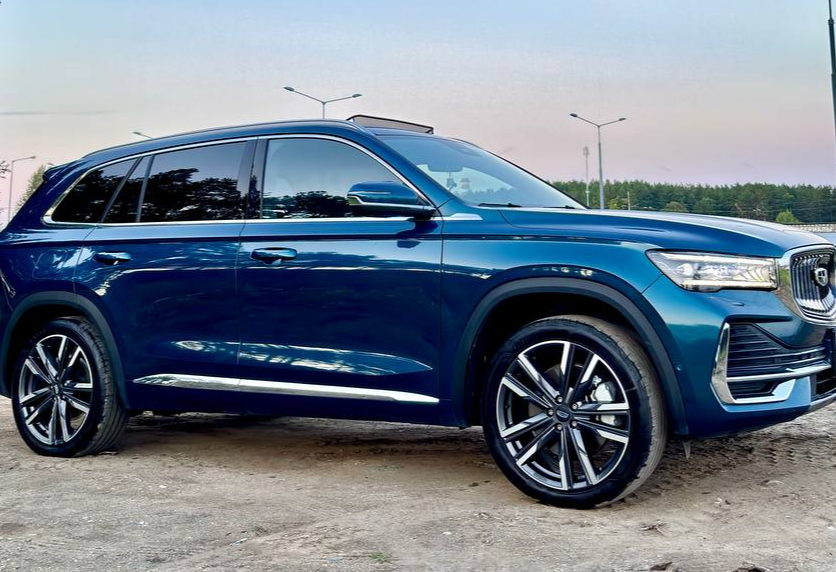 Аренда geely monjaro бизнес класса 2023 года в городе Москва от 5600 руб./сутки, полный привод, двигатель: бензин, объем 2 литра, ОСАГО (Впишу в полис), без водителя, недорого, вид 5 - RentRide