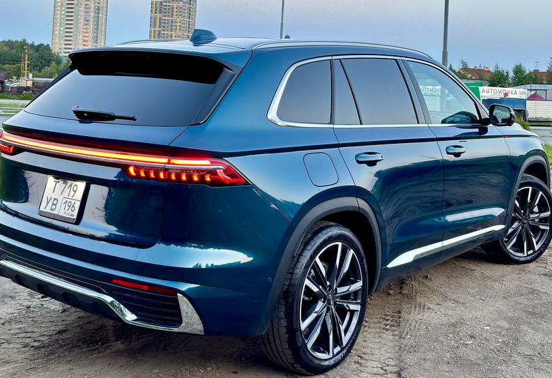 Аренда geely monjaro бизнес класса 2023 года в городе Москва от 5600 руб./сутки, полный привод, двигатель: бензин, объем 2 литра, ОСАГО (Впишу в полис), без водителя, недорого, вид 2 - RentRide