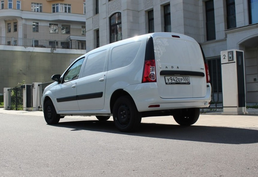 Аренда lada largus 2024 года в городе Москва Матвеевское от 3000 руб./сутки, передний привод, двигатель: бензин, объем 1.6 литров, каско (Мультидрайв), ОСАГО (Мультидрайв), без водителя, недорого, вид 3 - RentRide