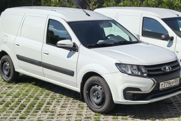 Прокат авто lada largus эконом класса 2024 года в городе Москва Матвеевское от 3000 руб./сутки, передний привод, двигатель: бензин, объем 1.6 литров, каско (Мультидрайв), ОСАГО (Мультидрайв), без водителя, недорого - RentRide