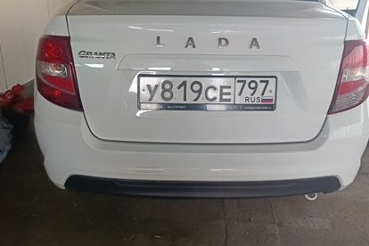 Прокат авто lada granta эконом класса 2025 года в городе Москва от 2000 руб./сутки, передний привод, двигатель: бензин, объем 1600 литров, ОСАГО (Мультидрайв), без водителя, недорого - RentRide