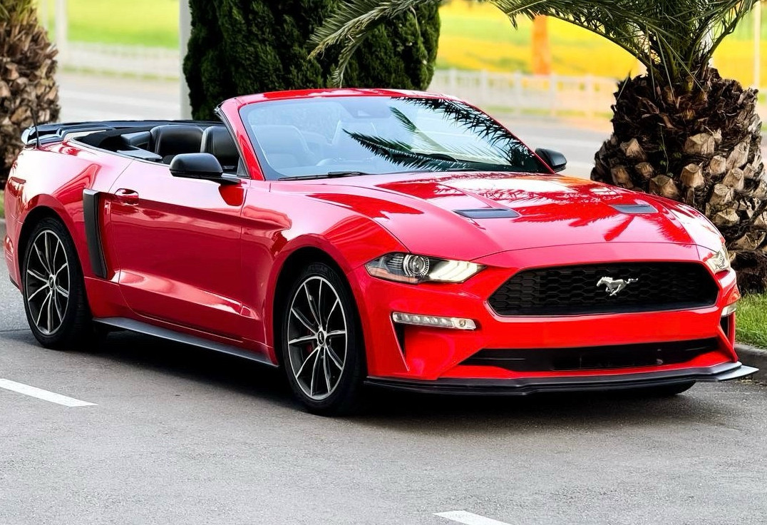 Аренда ford mustang премиум класса 2019 года в городе Москва от 9600 руб./сутки, задний привод, двигатель: бензин, объем 2.3 литра, ОСАГО (Мультидрайв), без водителя, недорого, вид 3 - RentRide