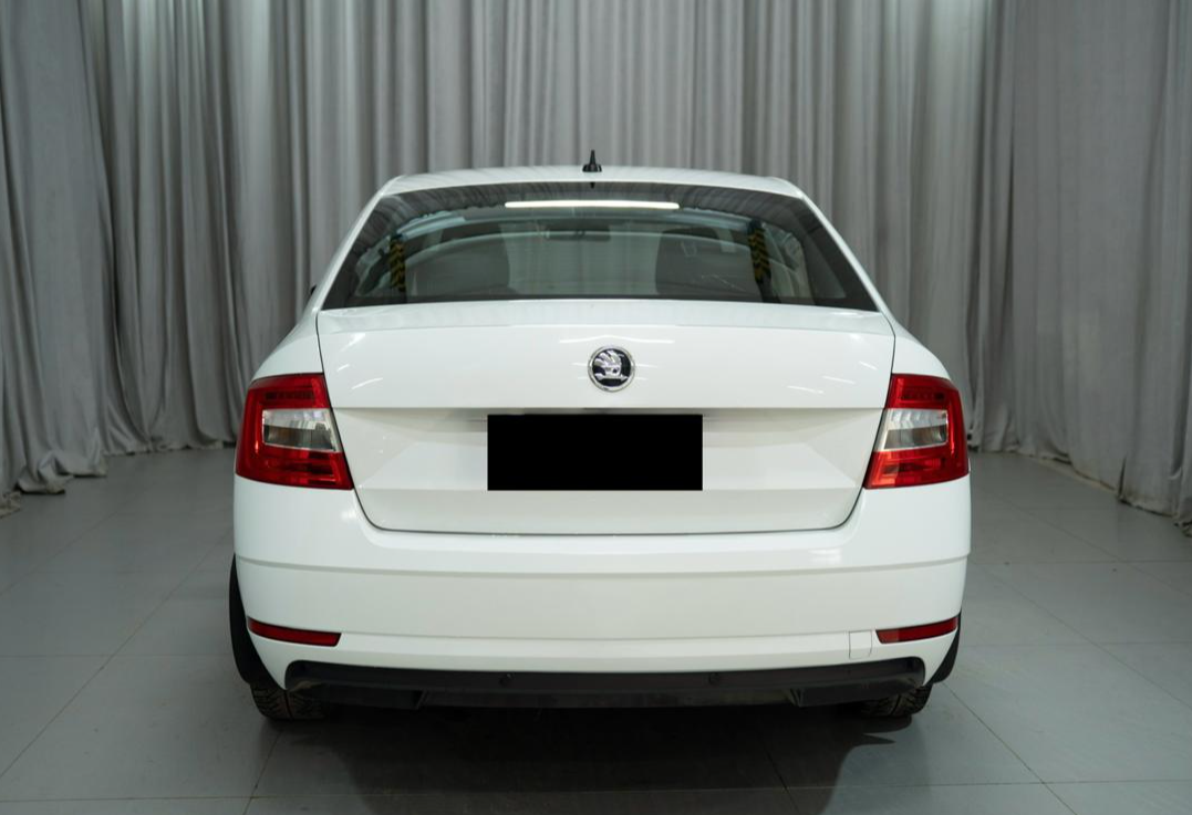 Аренда skoda octavia эконом класса 2019 года в городе Москва Ольховая от 1900 руб./сутки, передний привод, двигатель: бензин, объем 1.6 литров, ОСАГО (Мультидрайв), без водителя, недорого, вид 4 - RentRide