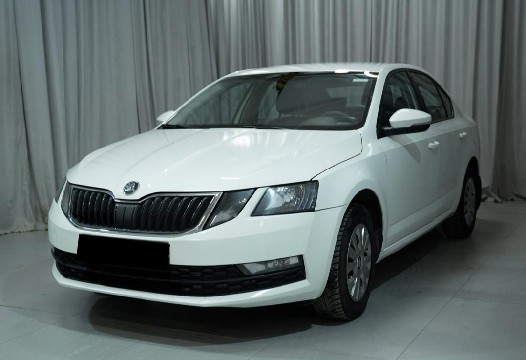 Аренда skoda octavia эконом класса 2019 года в городе Москва Ольховая от 1900 руб./сутки, передний привод, двигатель: бензин, объем 1.6 литров, ОСАГО (Мультидрайв), без водителя, недорого, вид 2 - RentRide