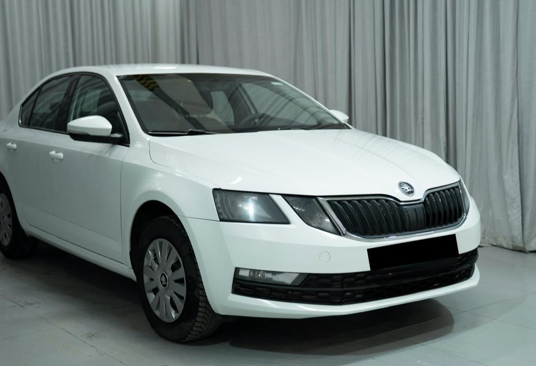 Аренда skoda octavia эконом класса 2019 года в городе Москва Ольховая от 1900 руб./сутки, передний привод, двигатель: бензин, объем 1.6 литров, ОСАГО (Мультидрайв), без водителя, недорого, вид 3 - RentRide