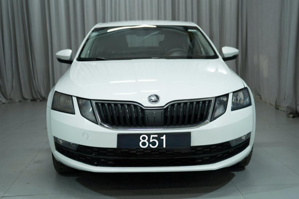 Прокат авто skoda octavia эконом класса 2019 года в городе Москва Яхромская от 1900 руб./сутки, передний привод, двигатель: бензин, объем 1.6 литров, ОСАГО (Мультидрайв), без водителя, недорого - RentRide