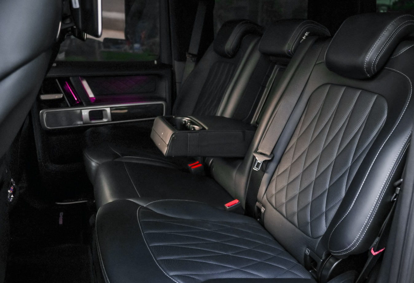 Аренда mercedes-benz g-63-amg премиум класса 2021 года в городе Москва Авиамоторная от 52000 руб./сутки, полный привод, двигатель: бензин, объем 4 литра, каско (Мультидрайв), ОСАГО (Мультидрайв), без водителя, недорого, вид 9 - RentRide