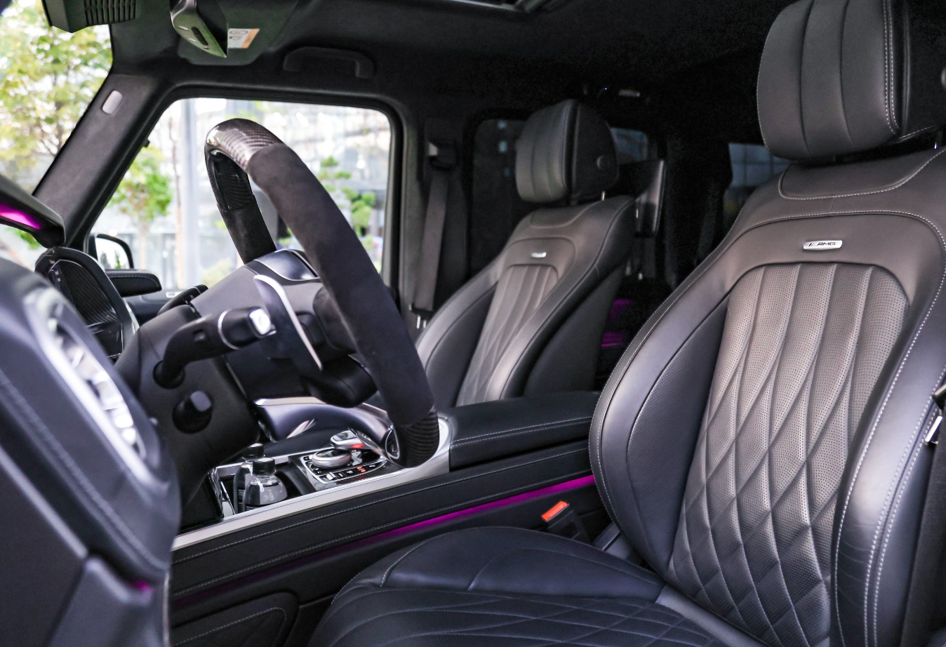 Аренда mercedes-benz g-63-amg премиум класса 2021 года в городе Москва Авиамоторная от 52000 руб./сутки, полный привод, двигатель: бензин, объем 4 литра, каско (Мультидрайв), ОСАГО (Мультидрайв), без водителя, недорого, вид 4 - RentRide
