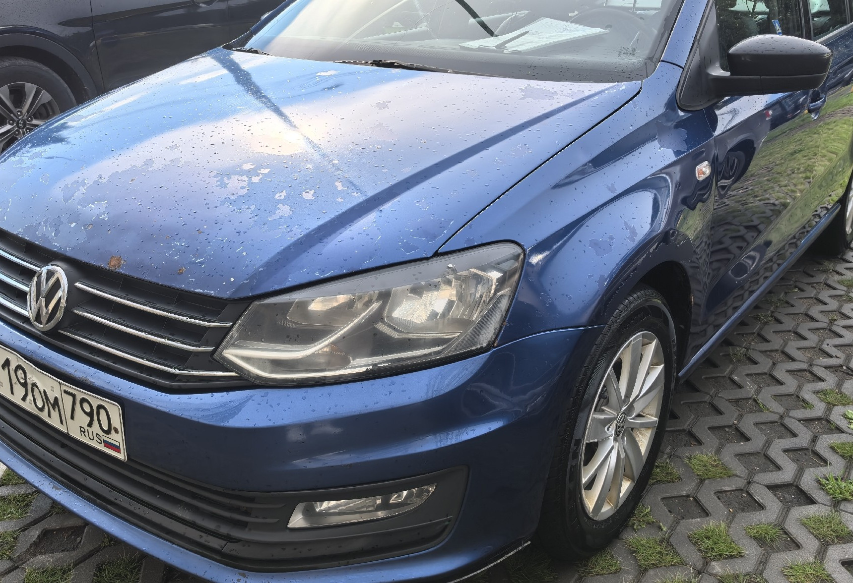 Аренда volkswagen polo эконом класса 2019 года в городе Москва Матвеевское от 3500 руб./сутки, передний привод, двигатель: бензин, объем 1.6 литров, каско (Мультидрайв), ОСАГО (Мультидрайв), без водителя, недорого, вид 4 - RentRide