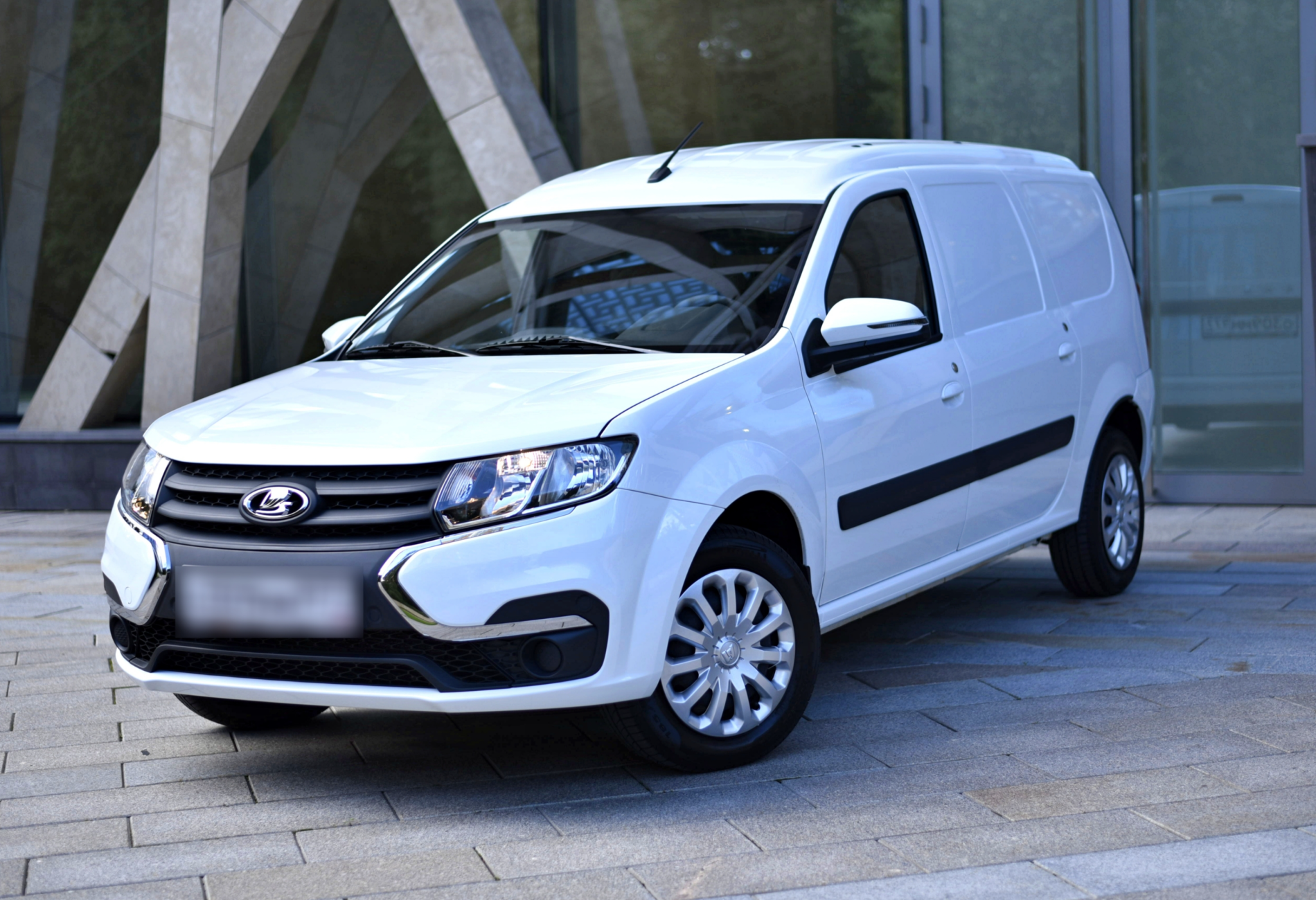 Аренда lada largus-furgon эконом класса 2024 года в городе Москва Румянцево от 2700 руб./сутки, передний привод, двигатель: бензин, объем 1.6 литров, ОСАГО (Мультидрайв), без водителя, недорого, вид 5 - RentRide