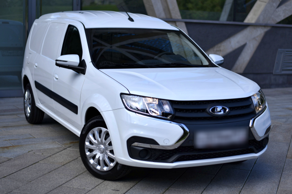 Прокат авто lada largus-furgon эконом класса 2024 года в городе Москва Румянцево от 2700 руб./сутки, передний привод, двигатель: бензин, объем 1.6 литров, ОСАГО (Мультидрайв), без водителя, недорого - RentRide