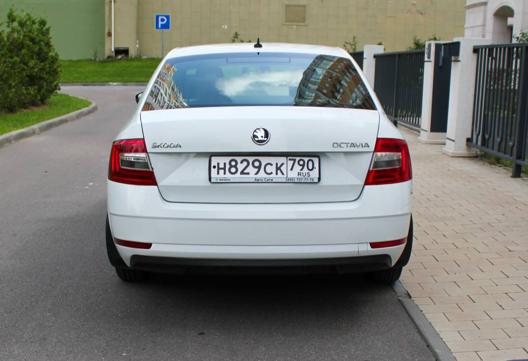 Аренда skoda octavia эконом класса 2018 года в городе Москва Славянский бульвар от 3600 руб./сутки, передний привод, двигатель: бензин, объем 1.6 литров, каско (Мультидрайв), ОСАГО (Мультидрайв), без водителя, недорого, вид 8 - RentRide