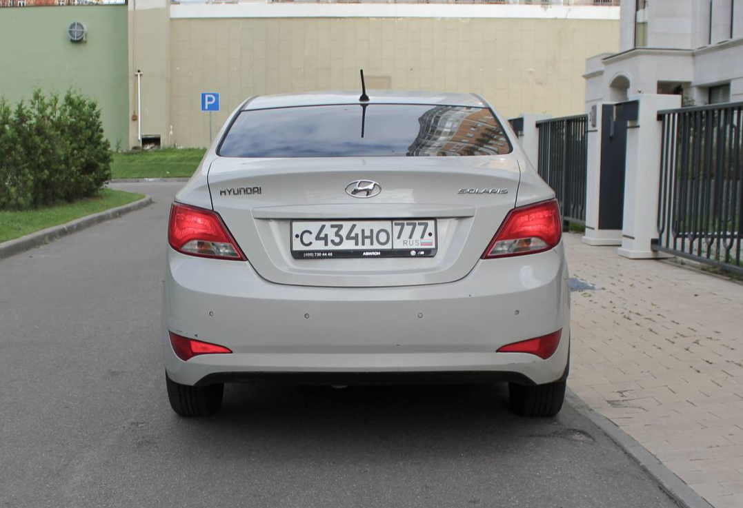 Аренда hyundai solaris эконом класса 2015 года в городе Москва Славянский бульвар от 2400 руб./сутки, передний привод, двигатель: бензин, объем 1.6 литров, каско (Мультидрайв), ОСАГО (Мультидрайв), без водителя, недорого, вид 7 - RentRide