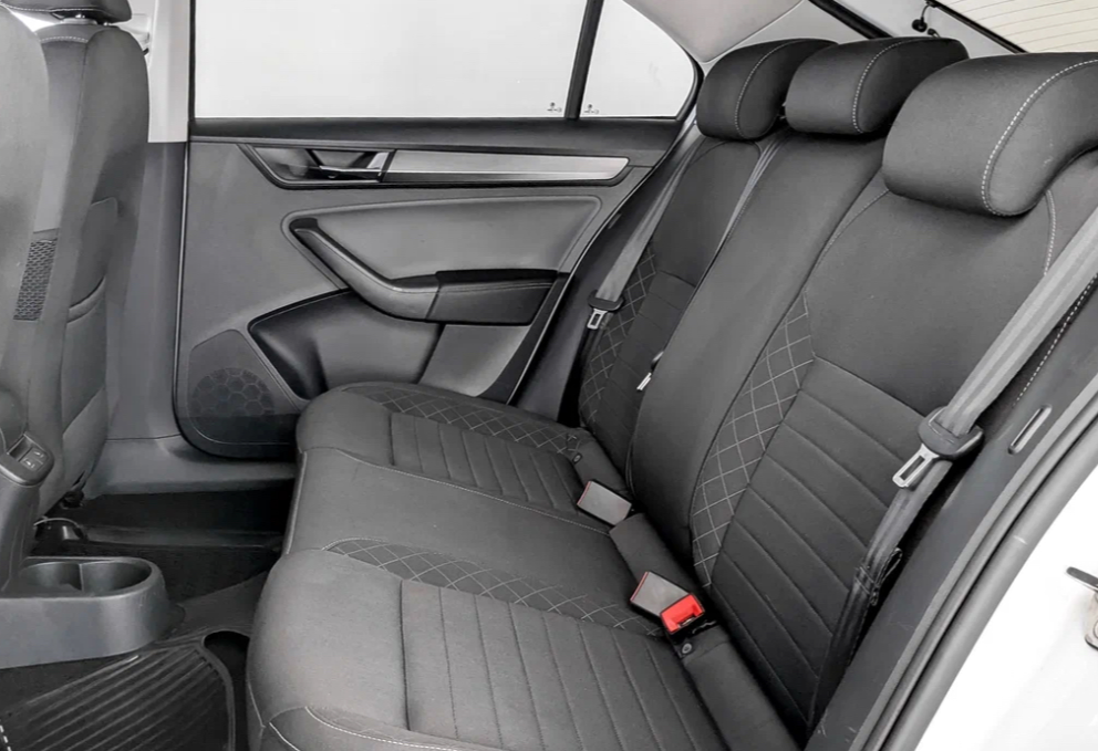 Аренда skoda rapid эконом класса 2018 года в городе Москва Медведково от 1720 руб./сутки, передний привод, двигатель: бензин, объем 1.4 литра, каско (Мультидрайв), ОСАГО (Мультидрайв), без водителя, недорого, вид 5 - RentRide