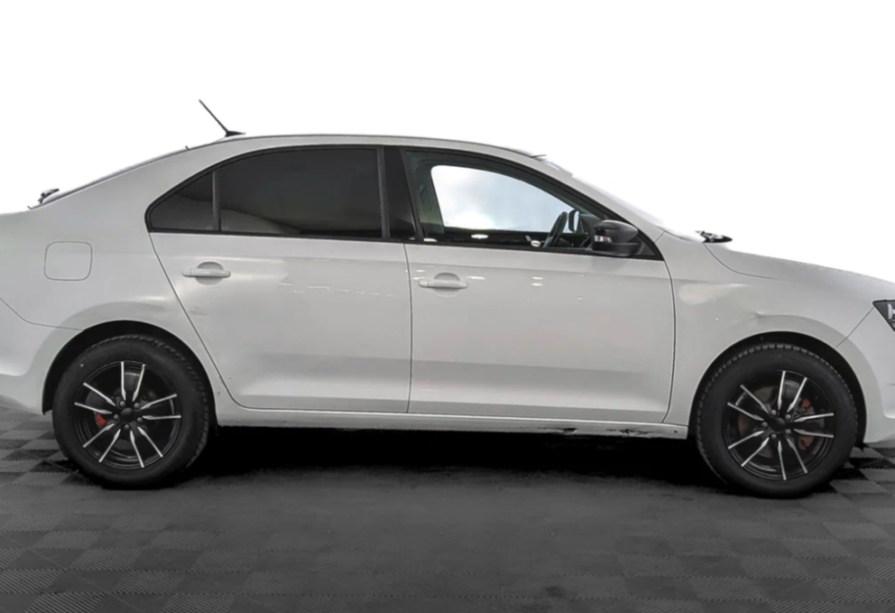 Аренда skoda rapid эконом класса 2018 года в городе Москва Медведково от 1720 руб./сутки, передний привод, двигатель: бензин, объем 1.4 литра, каско (Мультидрайв), ОСАГО (Мультидрайв), без водителя, недорого, вид 2 - RentRide