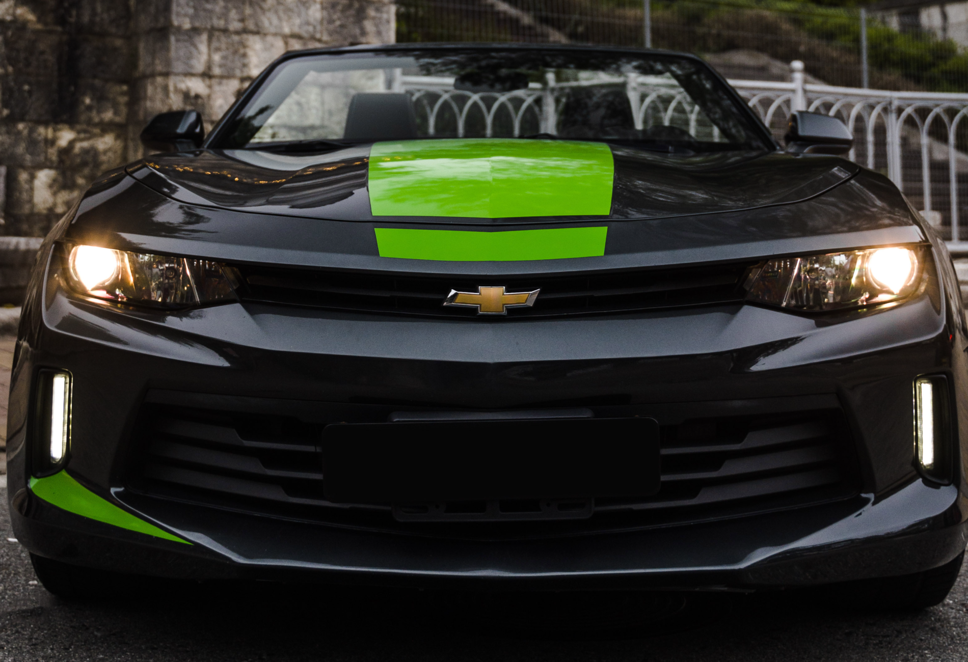 Аренда chevrolet camaro премиум класса 2017 года в городе Москва от 15200 руб./сутки, задний привод, двигатель: бензин, объем 2 литра, ОСАГО (Впишу в полис), без водителя, недорого, вид 2 - RentRide