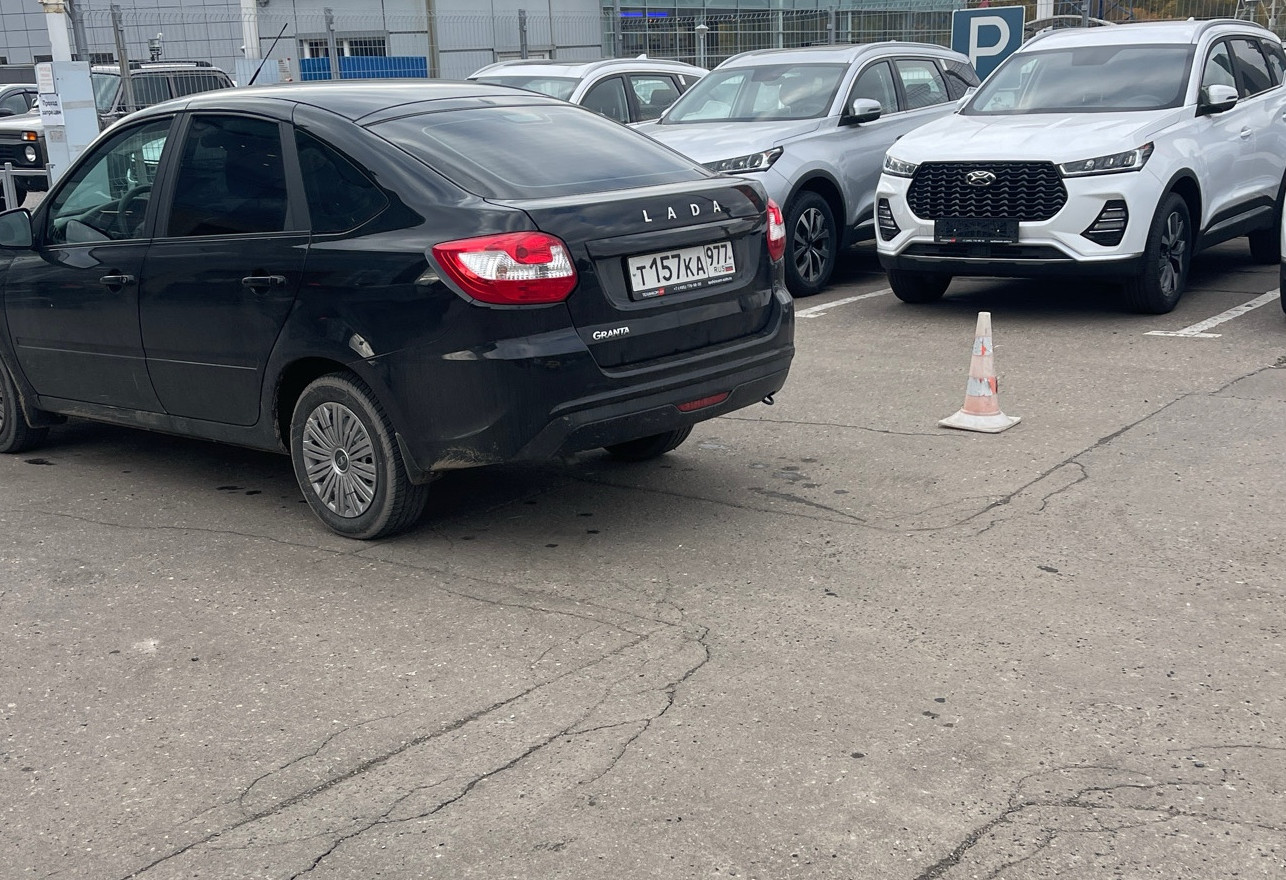 Аренда lada granta эконом класса 2024 года в городе Москва Октябрьское поле от 1750 руб./сутки, передний привод, двигатель: бензин, объем 1.6 литров, ОСАГО (Впишу в полис), без водителя, недорого, вид 6 - RentRide