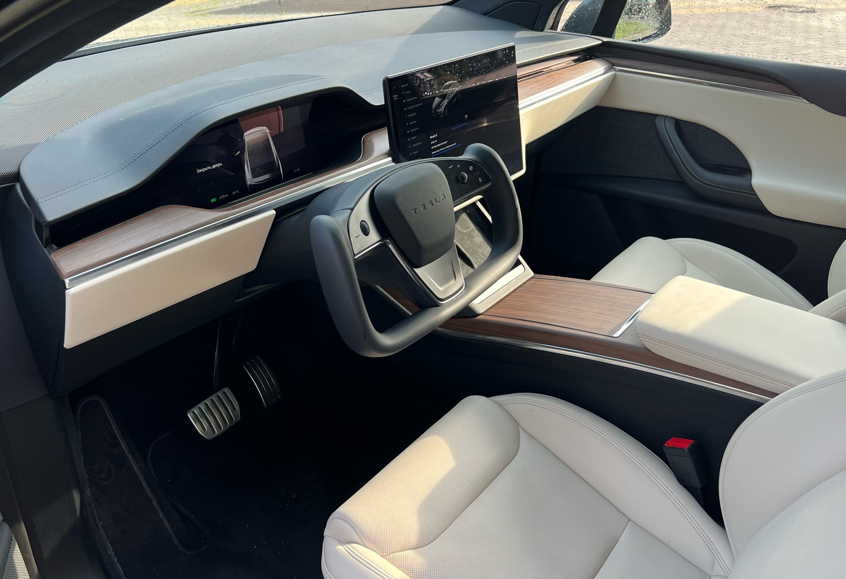 Аренда tesla model-x премиум класса 2021 года в городе Москва Динамо от 32000 руб./сутки, полный привод, двигатель: электро, объем 6 литров, каско (Впишу в полис), ОСАГО (Впишу в полис), без водителя, недорого, вид 8 - RentRide