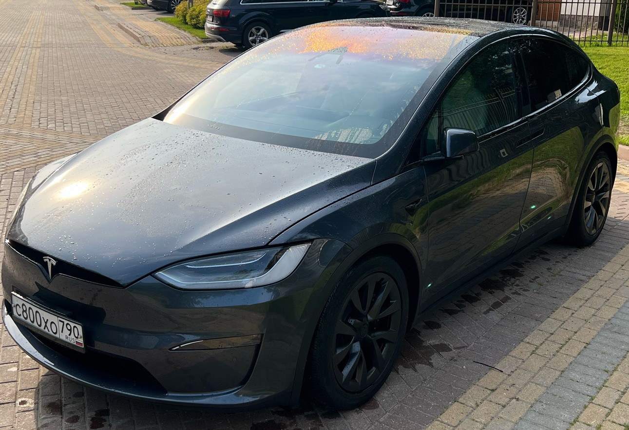 Аренда tesla model-x премиум класса 2021 года в городе Москва Динамо от 32000 руб./сутки, полный привод, двигатель: электро, объем 6 литров, каско (Впишу в полис), ОСАГО (Впишу в полис), без водителя, недорого - RentRide