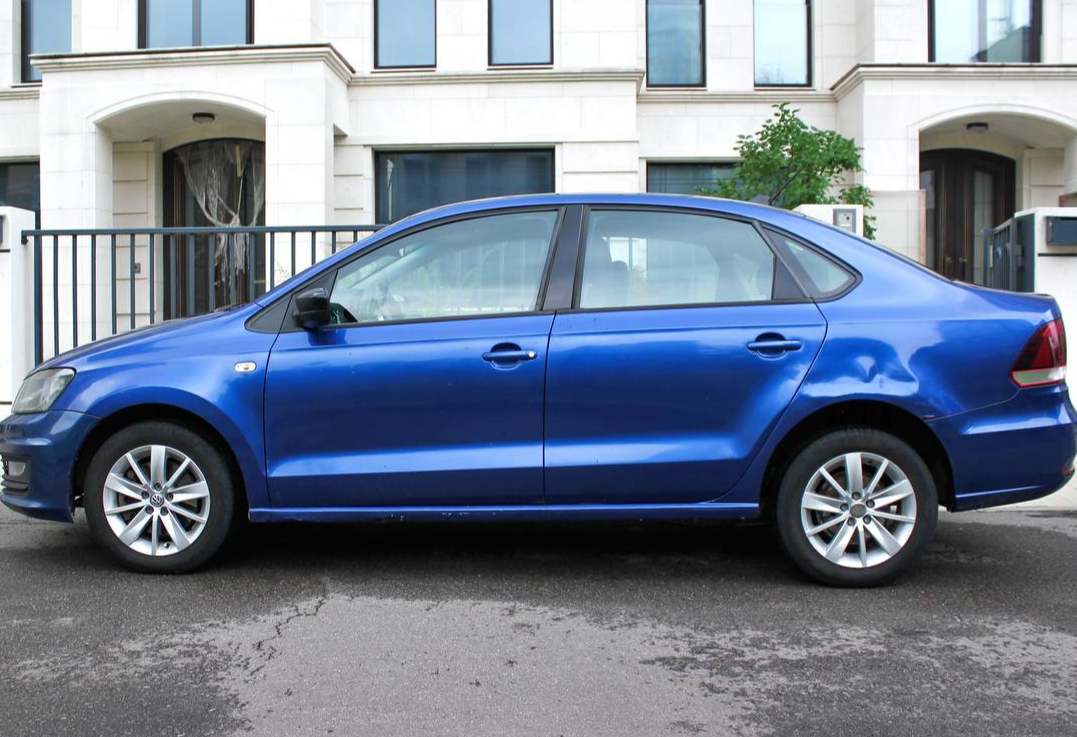 Аренда volkswagen polo эконом класса 2019 года в городе Москва Славянский бульвар от 2640 руб./сутки, передний привод, каско (Мультидрайв), ОСАГО (Мультидрайв), без водителя, недорого, вид 2 - RentRide
