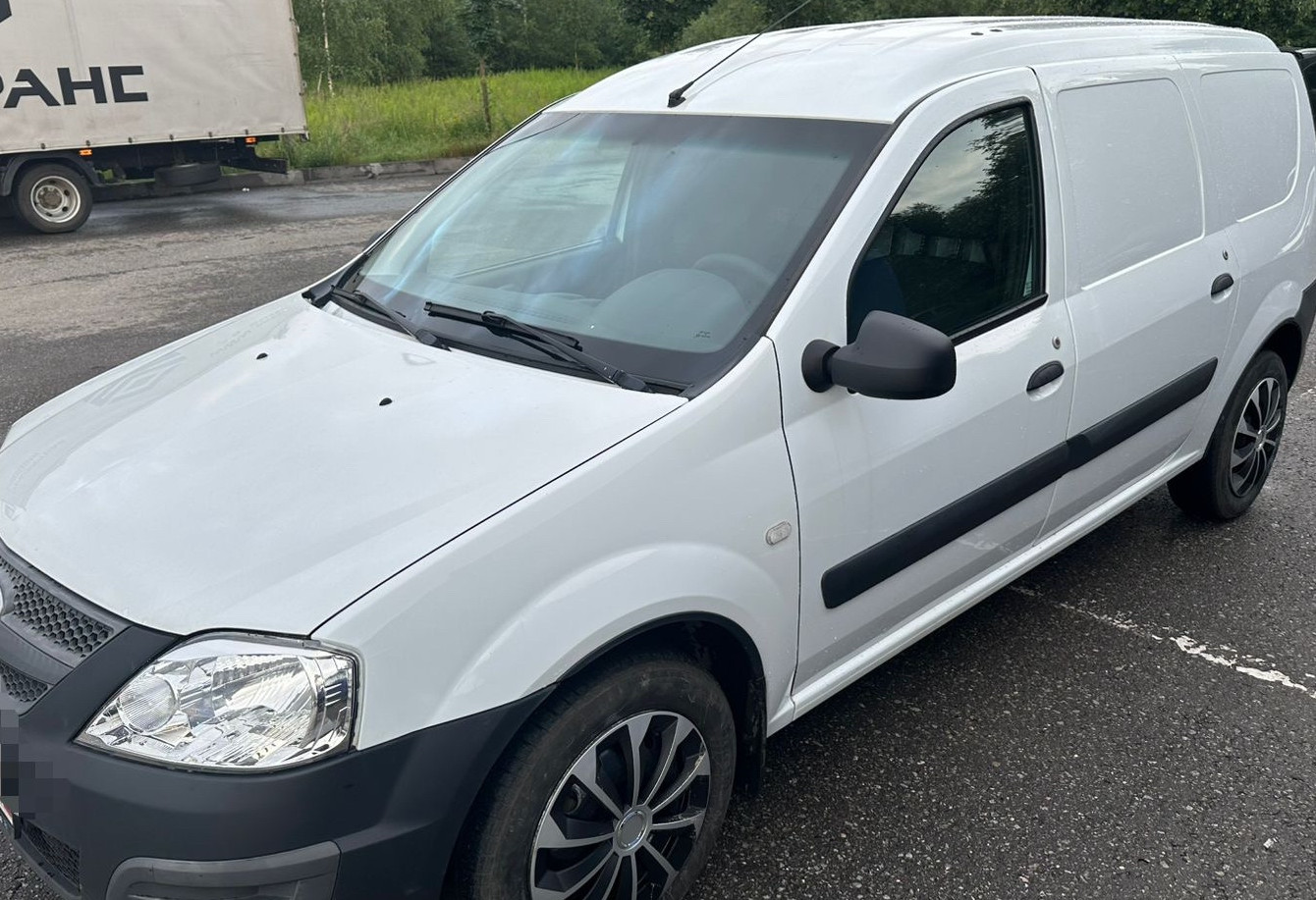 Аренда lada largus-furgon эконом класса 2021 года в городе Москва от 1600 руб./сутки, передний привод, двигатель: бензин, ОСАГО (Впишу в полис), без водителя, недорого - RentRide