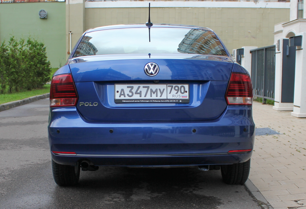 Аренда volkswagen polo эконом класса 2019 года в городе Москва Славянский бульвар от 2400 руб./сутки, передний привод, двигатель: бензин, объем 1.6 литров, каско (Мультидрайв), ОСАГО (Мультидрайв), без водителя, недорого, вид 7 - RentRide
