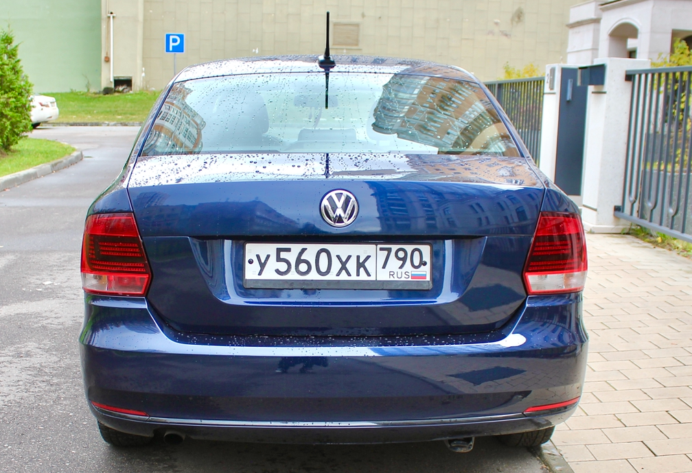 Аренда volkswagen polo эконом класса 2017 года в городе Москва Славянский бульвар от 2500 руб./сутки, передний привод, двигатель: бензин, объем 1.6 литров, каско (Мультидрайв), ОСАГО (Мультидрайв), без водителя, недорого, вид 7 - RentRide