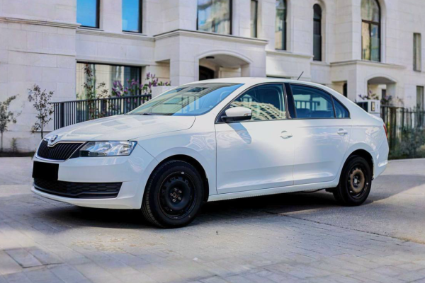 Прокат авто skoda rapid эконом класса 2019 года в городе Москва Славянский бульвар от 3040 руб./сутки, передний привод, двигатель: бензин, объем 1.6 литров, каско (Мультидрайв), ОСАГО (Мультидрайв), без водителя, недорого - RentRide