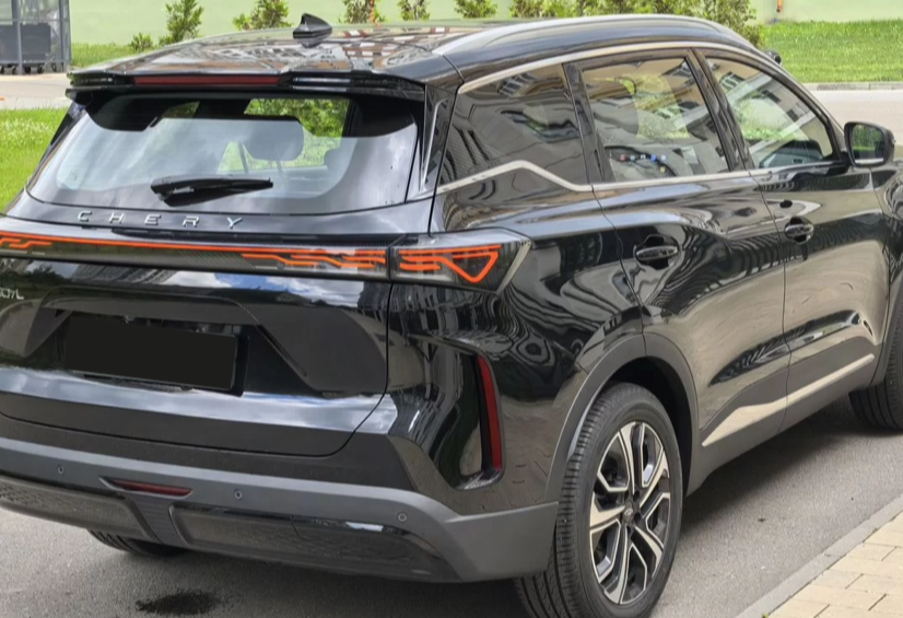 Аренда chery tiggo-7l комфорт класса 2024 года в городе Москва Славянский бульвар от 5200 руб./сутки, полный привод, каско (Мультидрайв), ОСАГО (Мультидрайв), без водителя, недорого, вид 4 - RentRide
